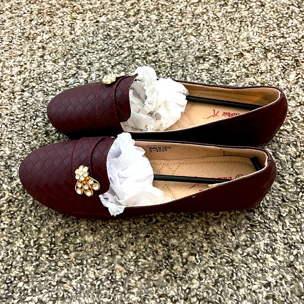 Never worn, burgundy loafers